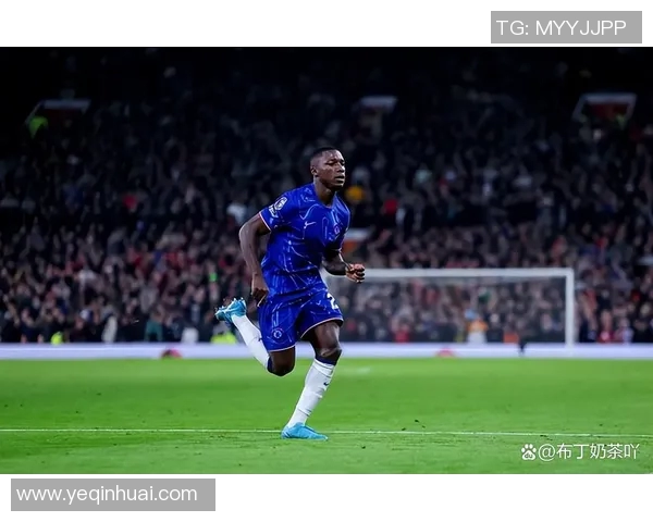 防守型中场足球明星的崛起与战术价值分析