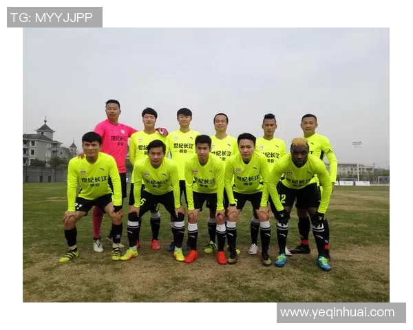 杭州足球队个人能力分析与大满贯点评的深度探讨 杭州足球队个人能力分析与大满贯点评的深度探讨